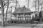 De muziektent met ander (oorspronkelijk?) dak.
<br/>
Rijksdienst voor het Cultureel Erfgoed, maart 1984